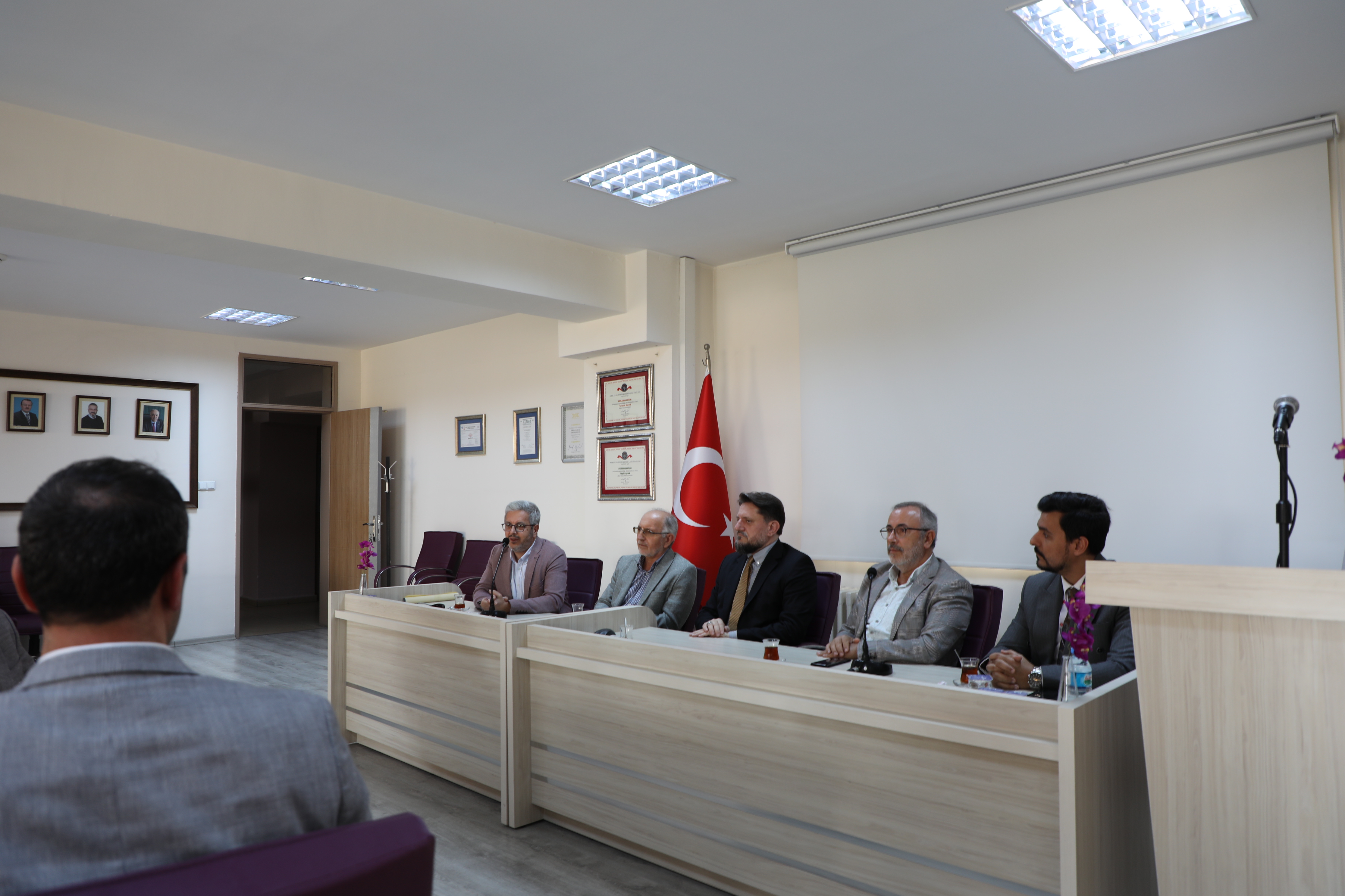 Kosova İslam Birliği Öğrencileri Fakültemizi Ziyaret Etti